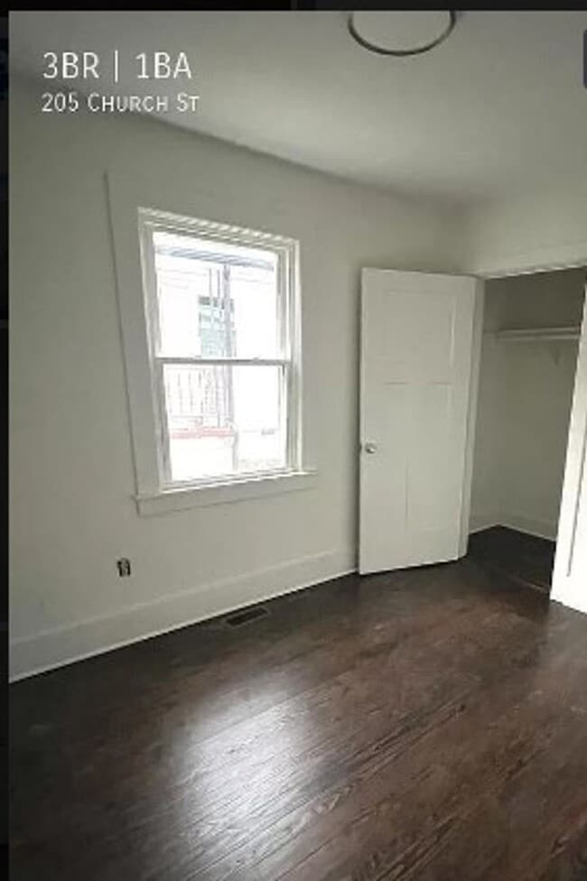 Building Photo - 205 Church St