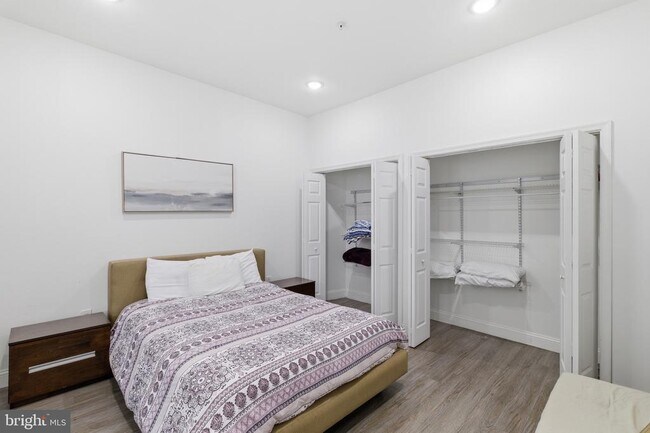 Building Photo - 925 N Broad St