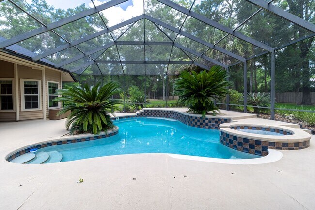 Building Photo - Executive Gainesville Rental: Custom 4 Sui...