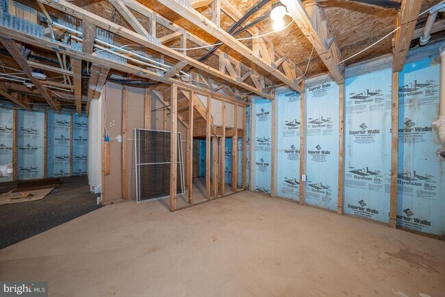 Building Photo - 1331 S Lawrence St