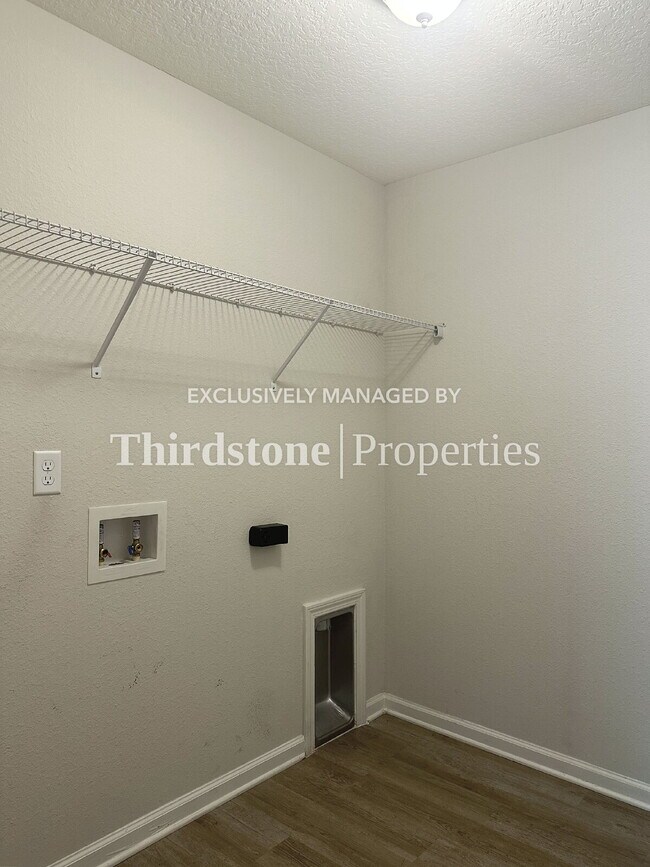 Building Photo - 2277 Hartridge St