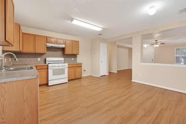 Building Photo - 13410 Blue Swallow Dr