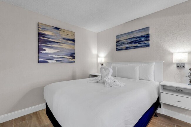 Building Photo - 1700 N Ocean Blvd