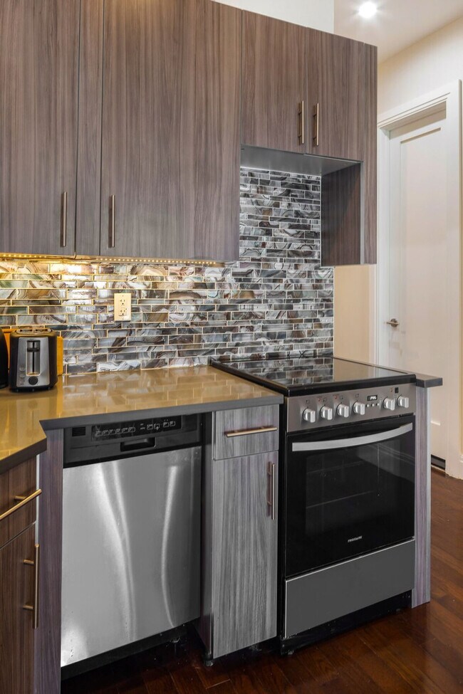 Building Photo - 30 NY-25