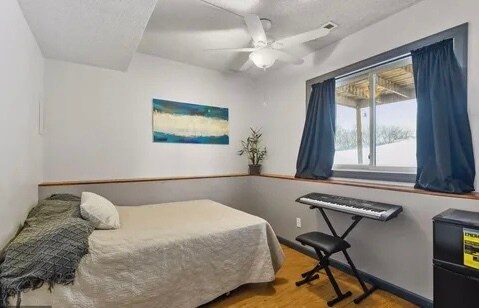 Building Photo - 912 W 66th St