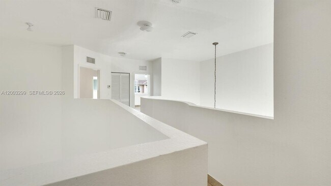 Building Photo - 1916 SE 23rd Ave