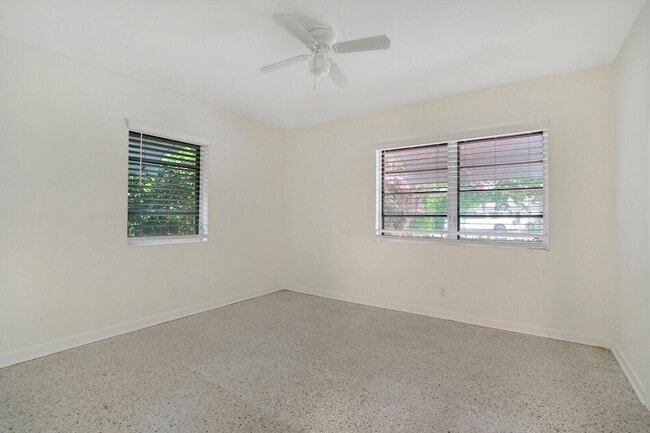 Building Photo - 3410 Poinsettia Ave