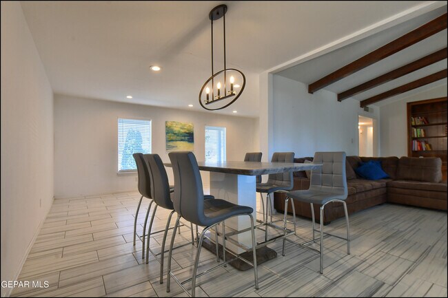 Building Photo - 6209 Heath Way