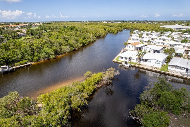 Building Photo - ** NEAR DOWNTOWN ** 2 BED / 2 BATH CONDO -...