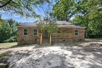 Building Photo - 135 Holly Creek Dr
