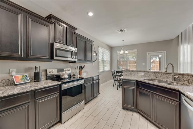 Building Photo - 404 Fountain View Ln