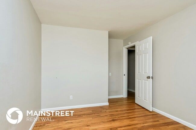 Building Photo - 1525 Tahoe Dr