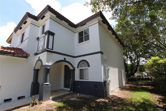 Building Photo - 26271 SW 135th Ave