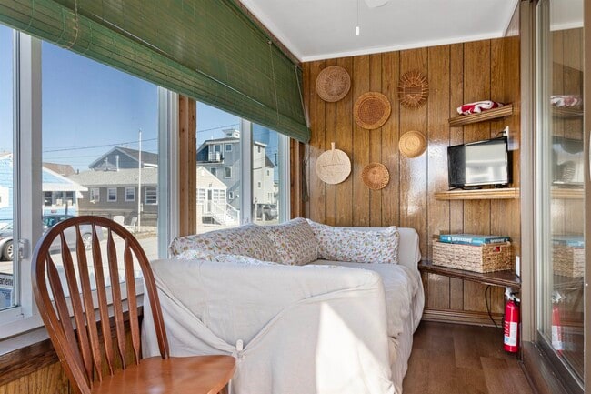 Building Photo - 23 Diane Ln