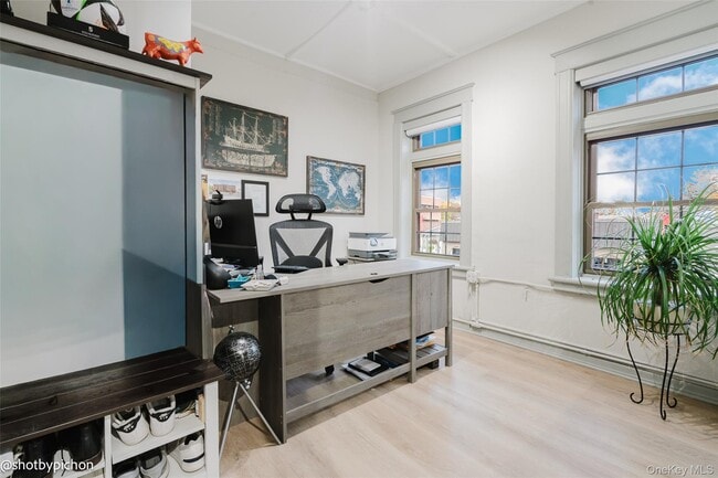 Building Photo - 4 Raymond Ave