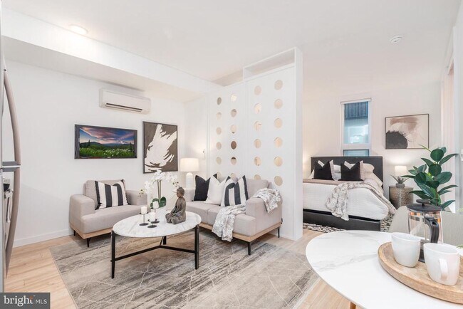 Building Photo - 1131-39 N Front St