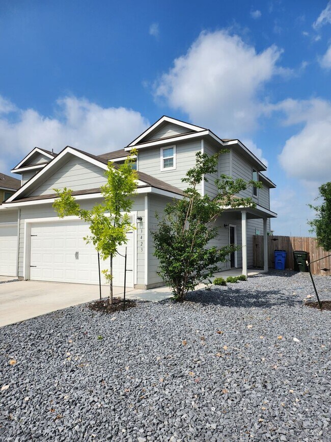 Building Photo - 3421-3423 Haylee Grace Pl