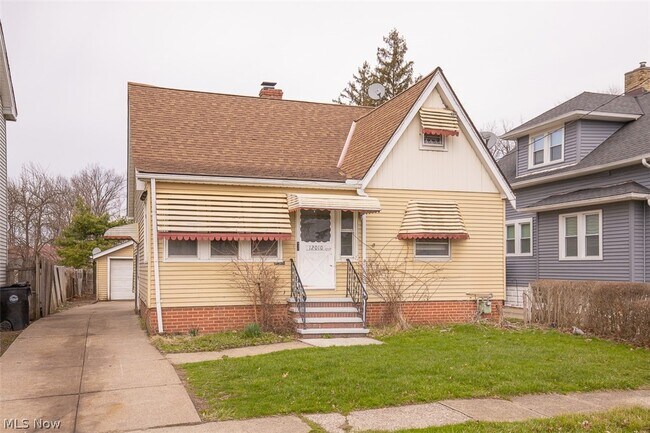 Building Photo - 12010 Longmead Ave