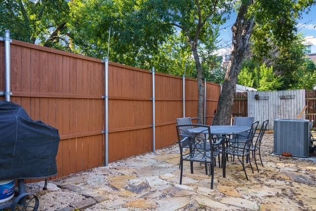 Building Photo - 4316 Sycamore St