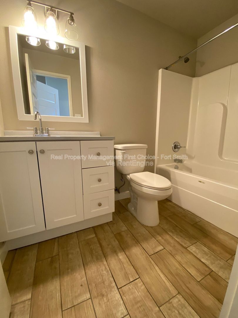 Building Photo - 1608 S P St