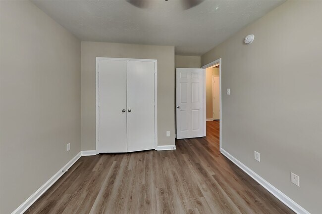 Building Photo - 6630 Grant Dr