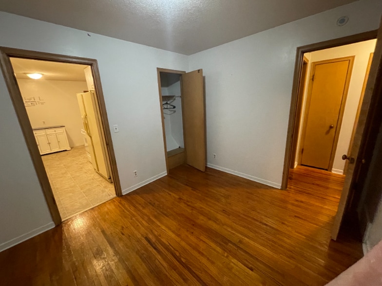 Building Photo - 8471 Hilo Ln S