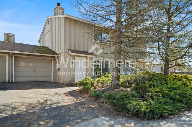 Primary Photo - 2702 E 31st Ave