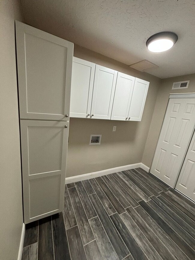 Building Photo - 3228 Summerhill Ln