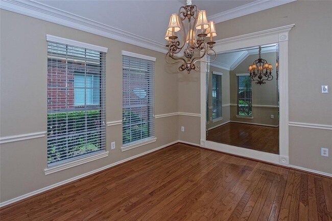 Building Photo - 7718 Trophy Pl Dr
