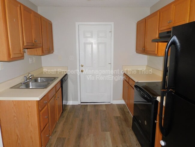 Building Photo - 1301 Nealtown Rd