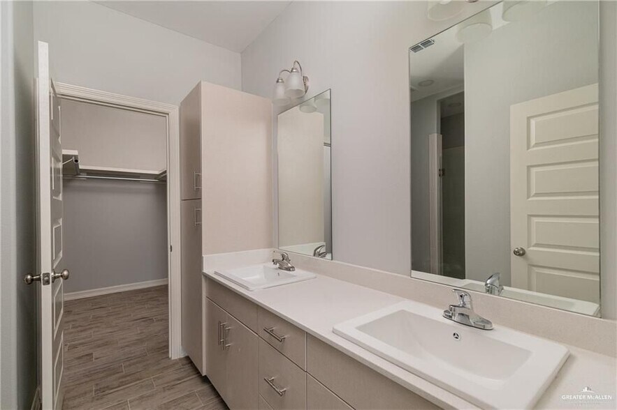 Building Photo - 1503 Unity Dr
