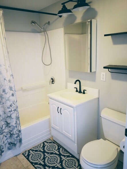 Downstairs bathroom (2nd floor) - 28 Robbins St