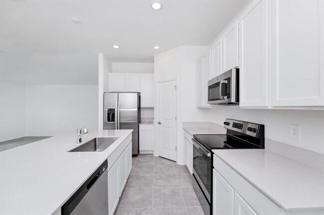 Building Photo - 4057 Ambrose Ave