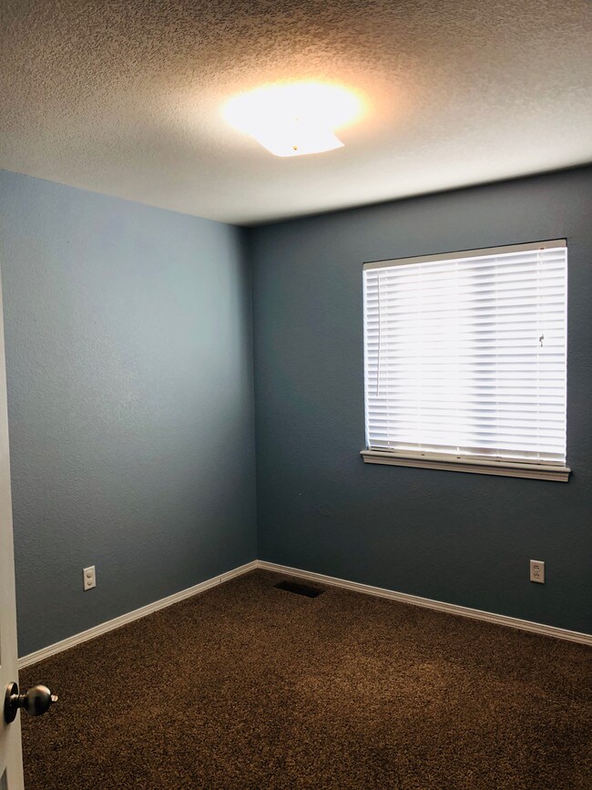 Building Photo - 2208 Merlot Ct