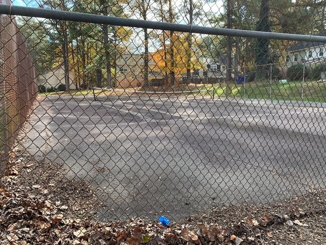 Building Photo - Available Now! Limited time price DROP! - End unit townhome