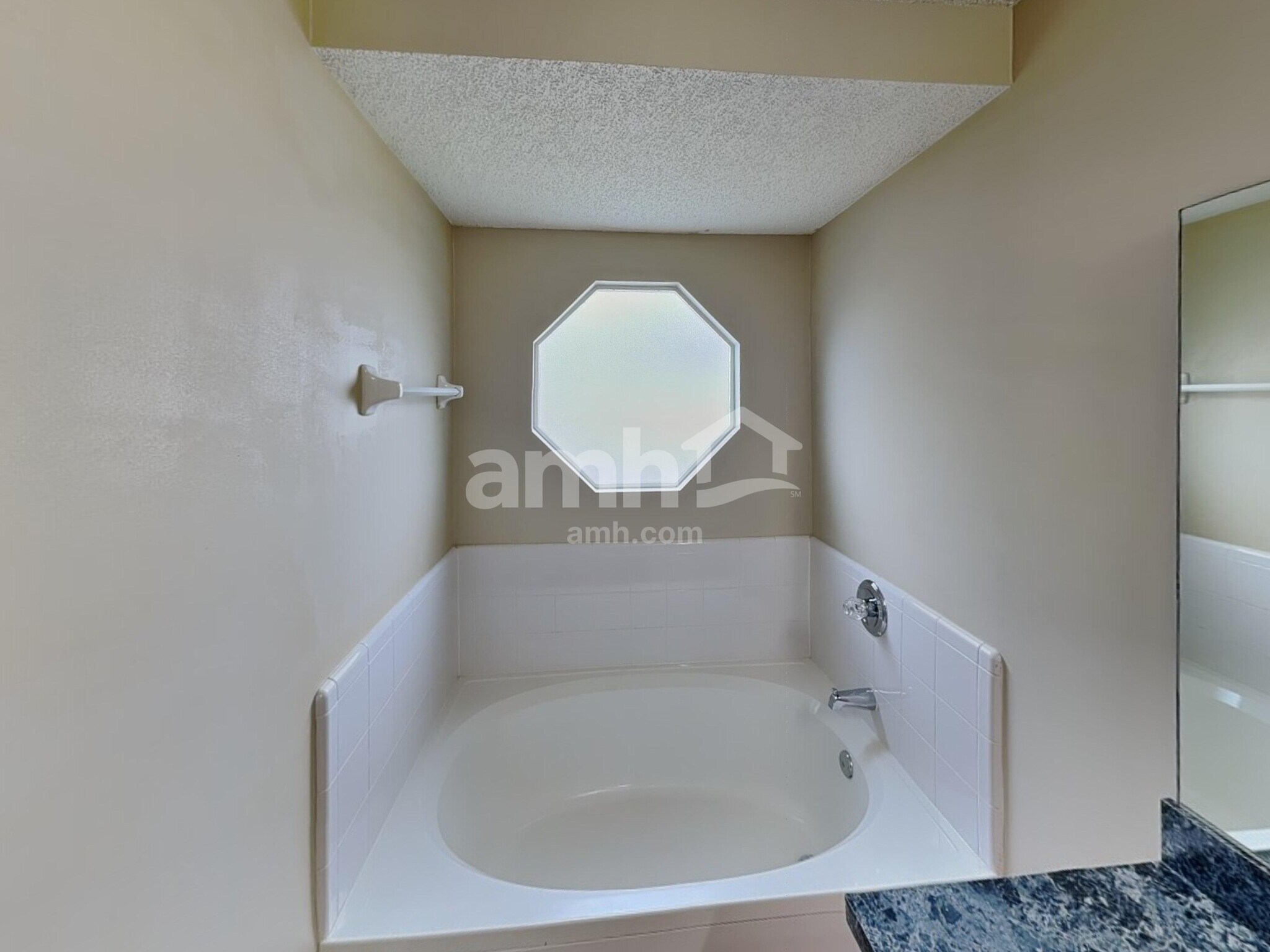Building Photo - 11062 Gullwing Ct
