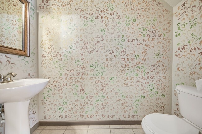 Building Photo - 8804 Sunforest Ln