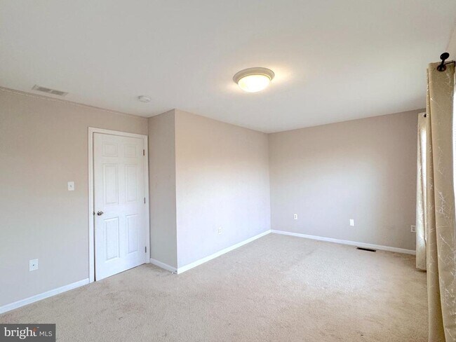 Building Photo - 354 N Barrington Ct