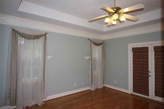 Building Photo - 1648 Lakeside Enclave Dr