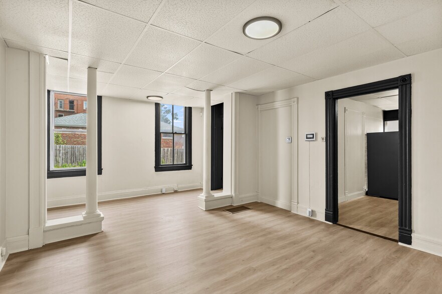 Building Photo - 3630 Tholozan Ave