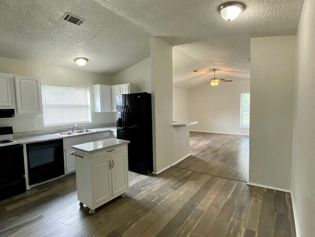 Building Photo - 9661 Farm to Market 548
