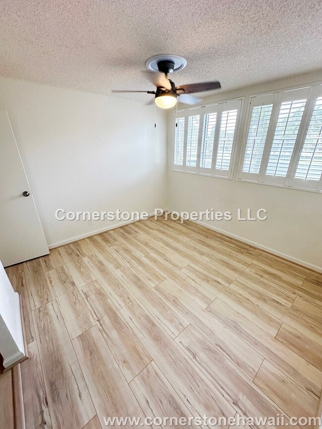 Building Photo - 95-636-636 Hanile St
