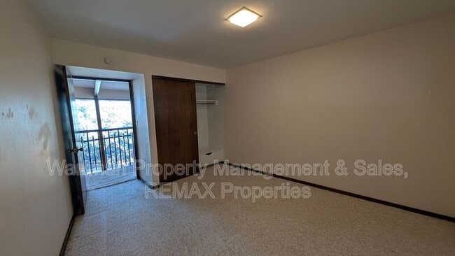 Building Photo - 15 Upland Rd