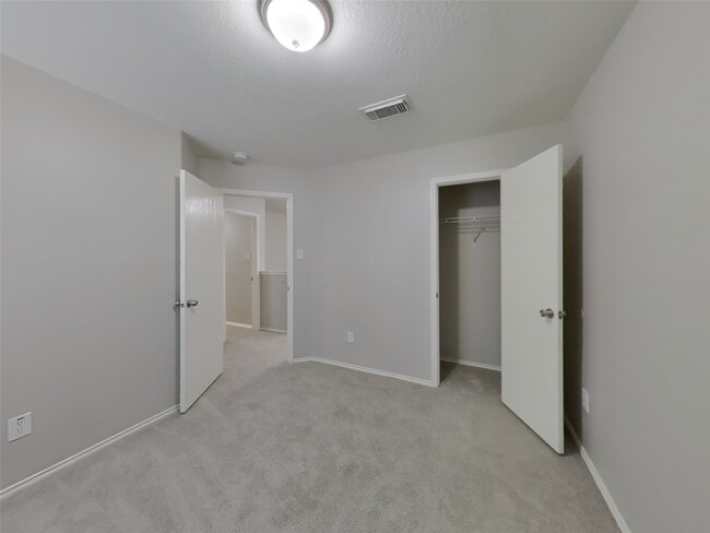 Building Photo - 13007 Lark Point Ct