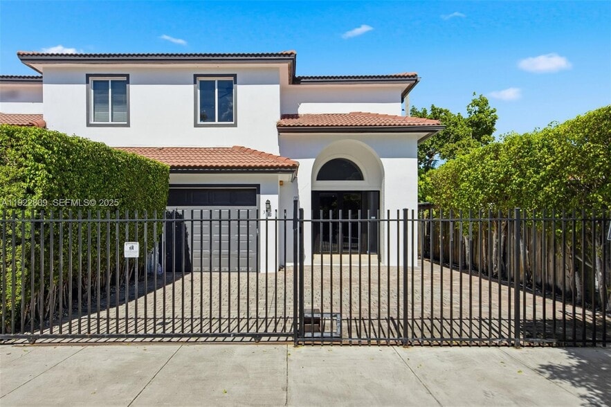 Primary Photo - 3111 SW 12th St