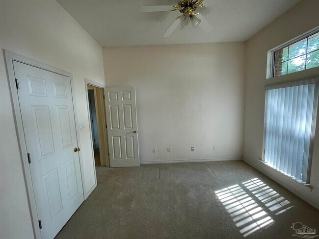 Building Photo - 941 Spring Creek Cir