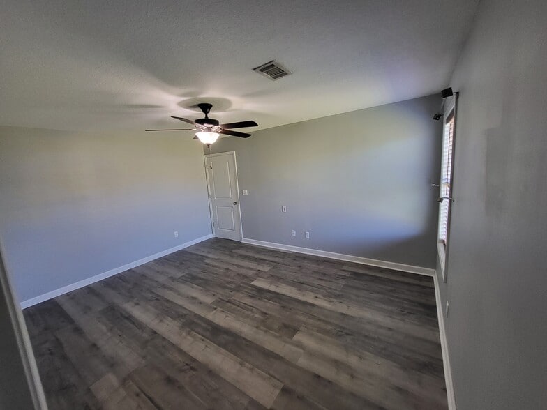 Building Photo - 162 Wexford Way