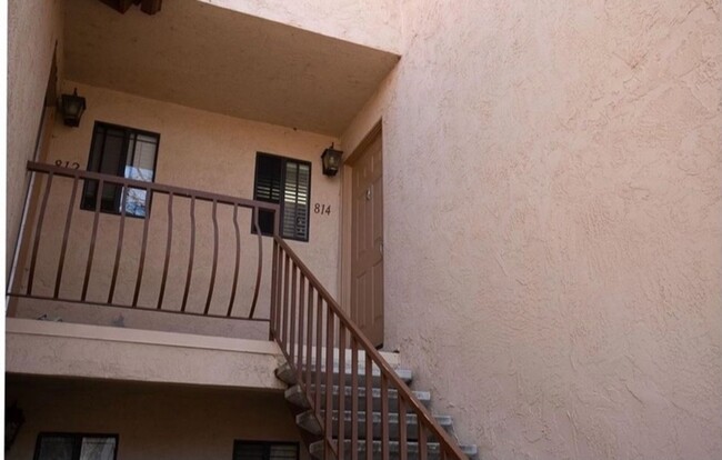 Building Photo - Upstairs 2 Bedroom 2 Bath Condo Available ...