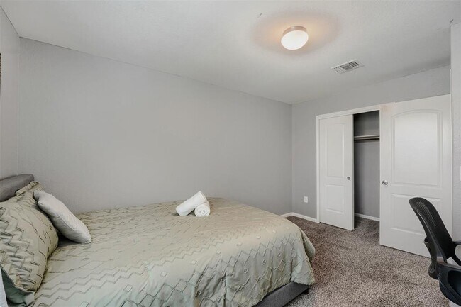 Building Photo - 12116 Walter Vaughn Dr