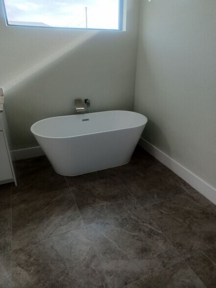 Building Photo - 1638 NW 36th Pl